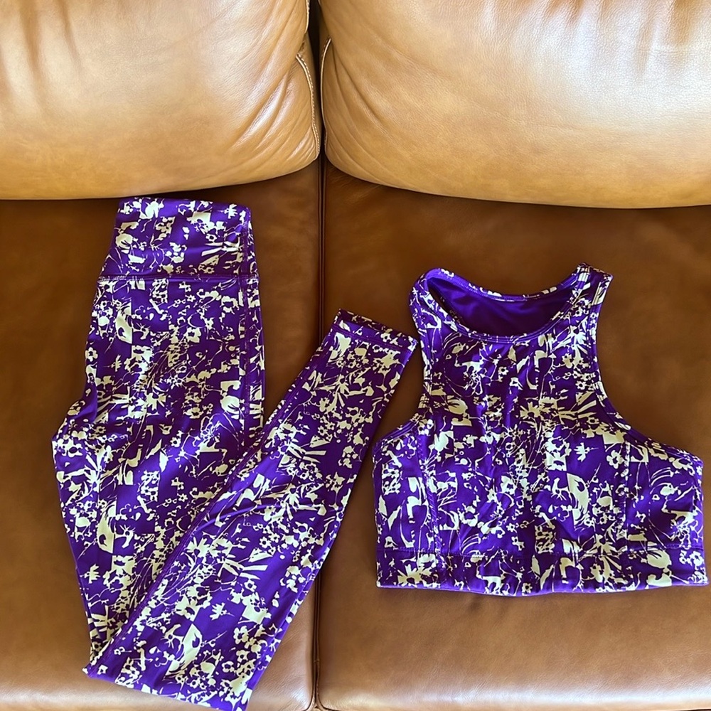 Fabletics work out outfit sports bra and leggings